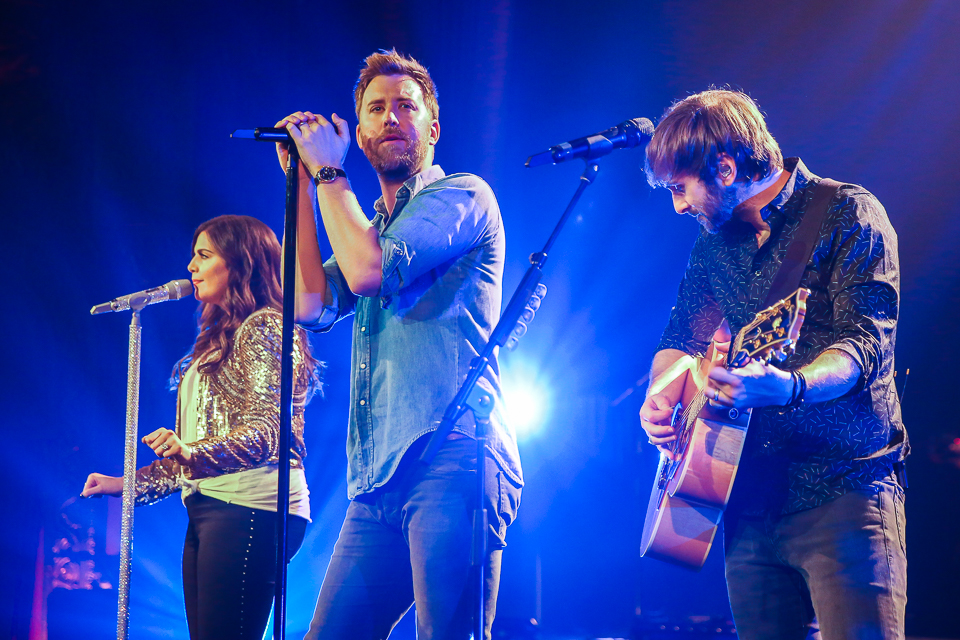 Lady Antebellum at the United Palace in NYC. Photo courtesy of Joe Papeo for Artists Den Entertainment.