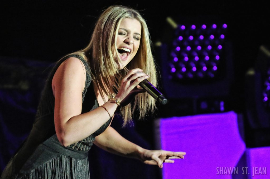 Lauren Alaina opening for Martina McBride in NYC on March 9, 2017.